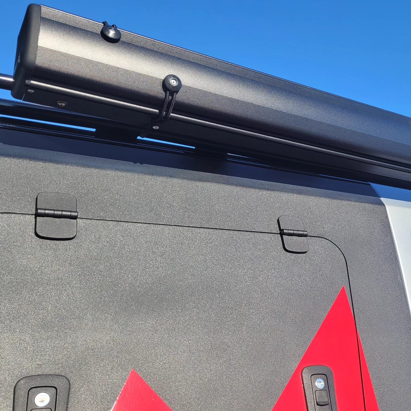 TF1708 TERRAFIRMA 2.0 x 2.5M HARD CASE LED AWNING