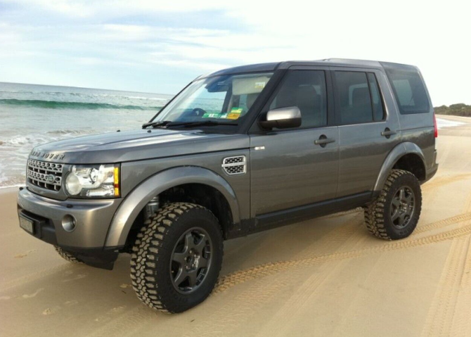 PD1881GREY MOTORSPORT WHEELS - D4 - 8 X 18 - Q PCD - GREY COMPOMOTIVE