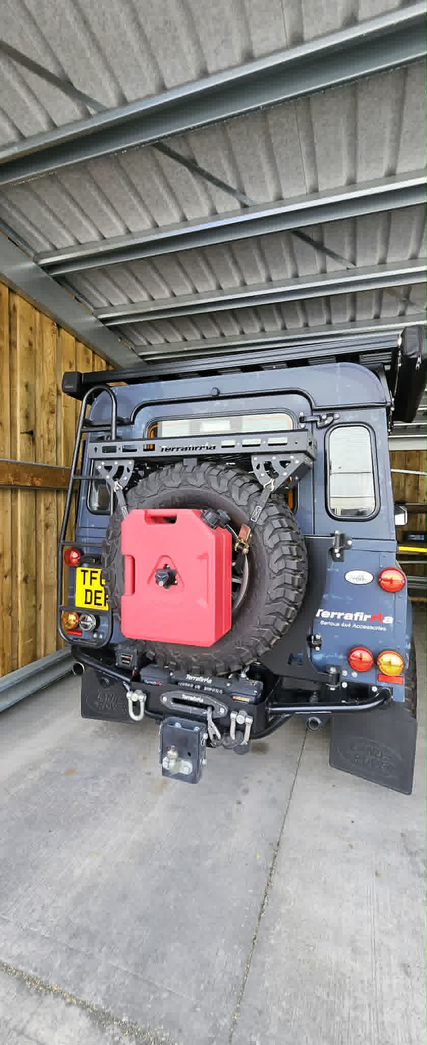 TF065 TERRAFIRMA SPARE WHEEL MOUNTED LUGGAGE RACK