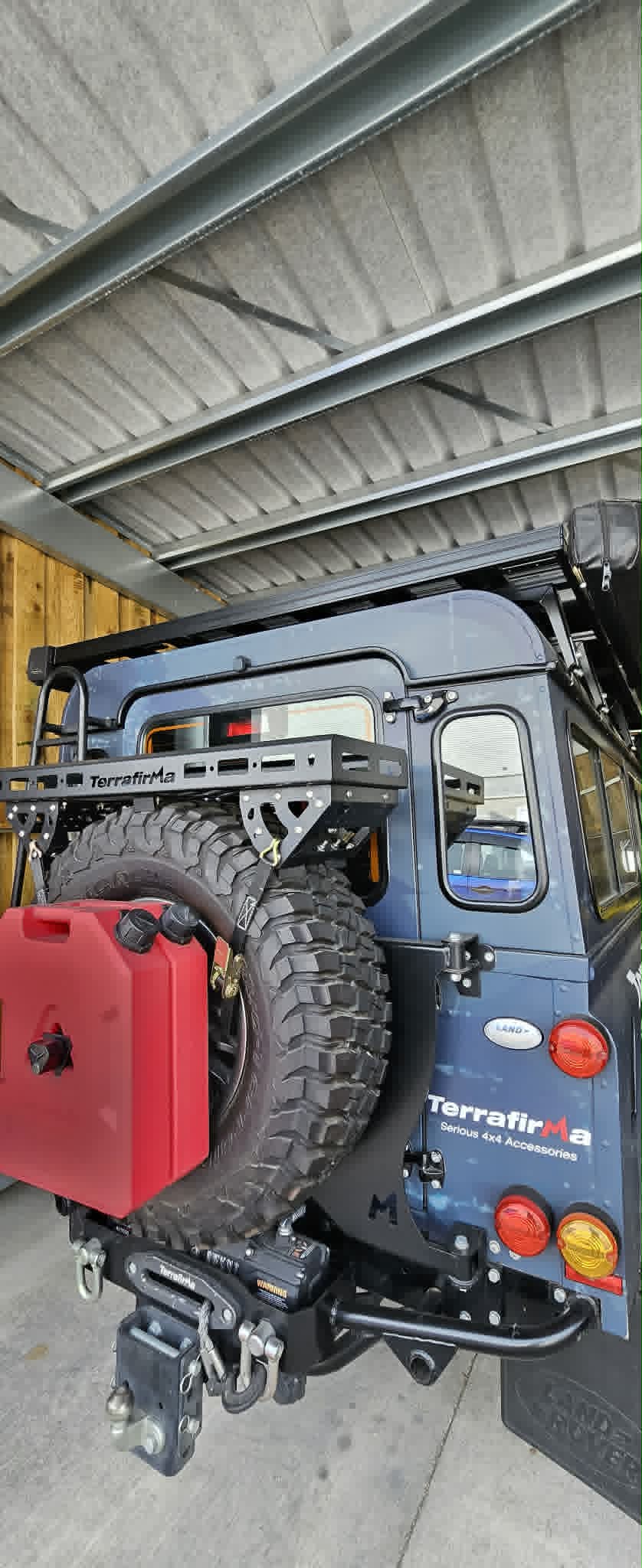 TF065 TERRAFIRMA SPARE WHEEL MOUNTED LUGGAGE RACK