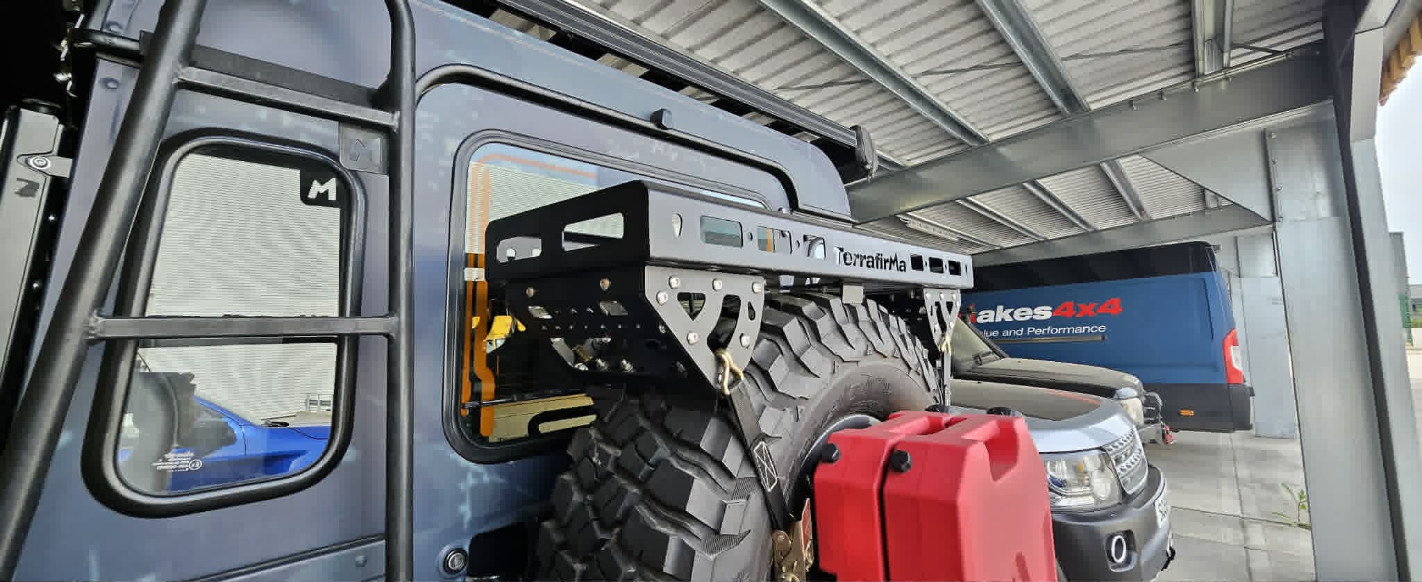 TF065 TERRAFIRMA SPARE WHEEL MOUNTED LUGGAGE RACK