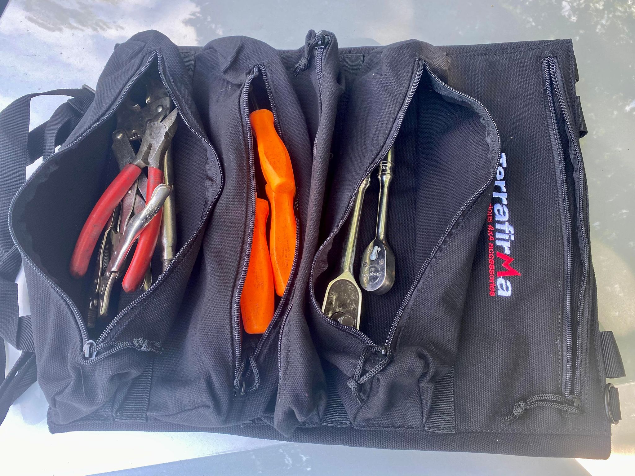 TF1202 HI CAPACITY 23 POCKET TOOL ROLL